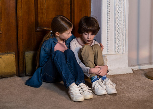 Quando questi obblighi vengono violati, il Codice Penale prevede sanzioni specifiche, volte a difendere i soggetti più vulnerabili: figli minori, coniugi economicamente più deboli e persone non autosufficienti.
